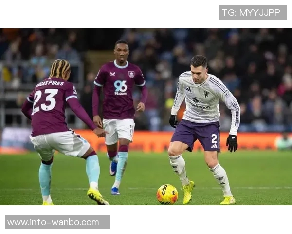 姆伯莫赞舍什科传球精彩海文与B费默契配合助力进球